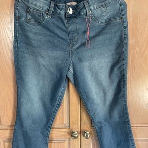 Laurie felt Capri jeans